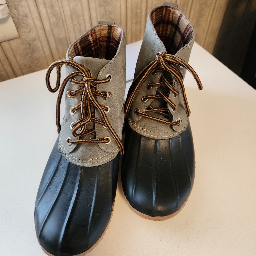 Snow boots 6"